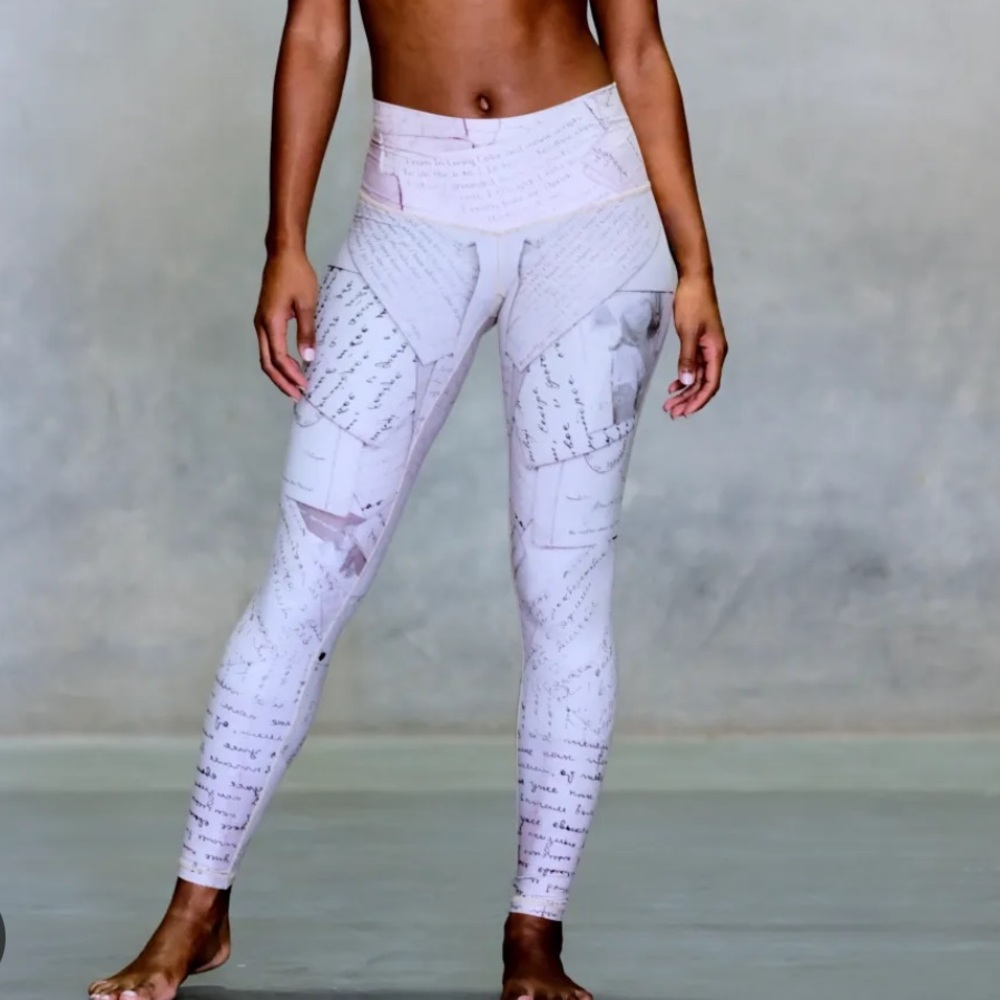 JENNIFER LOPEZ x NIYAMA SOL This Is Me Portraits Vintage Scrapbook Leggings S‎